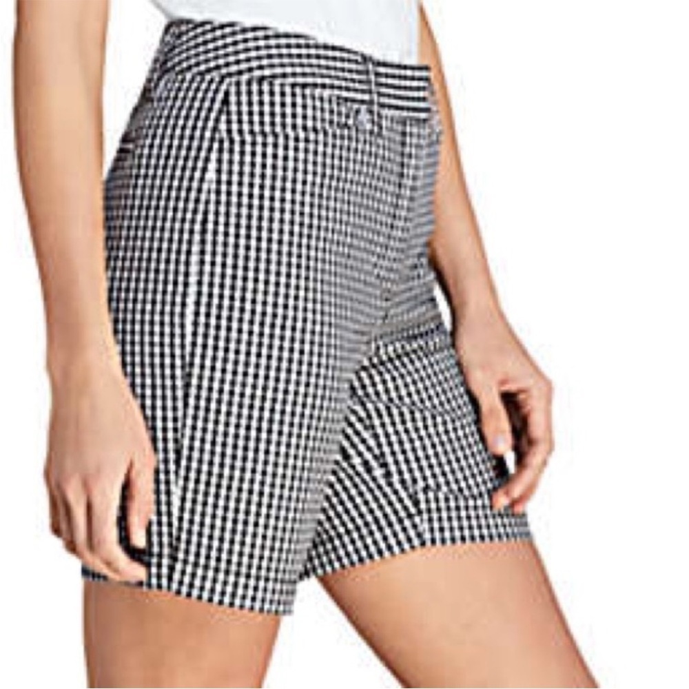EUC WOMEN’S 8 NIKE GOLF BLACK/WHITE CHECKED SHORTS